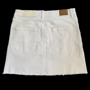 NWT Womens AMERICAN EAGLE Sz 6/28 White Denim Jean Skirt Perfect Mini Frayed Hem